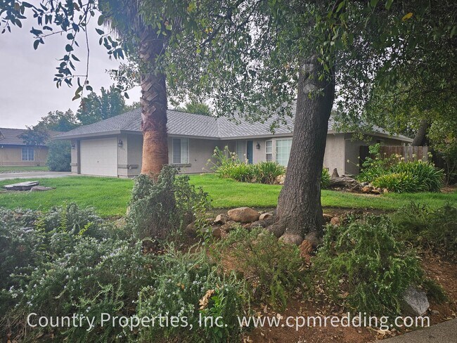Foto del edificio - Spacious Home in Saratoga Estates with Lan...