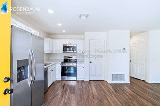 Building Photo - 1106 E Papago St