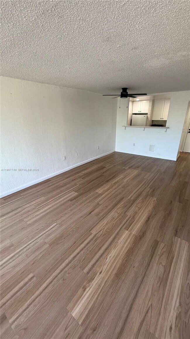 Foto del edificio - 10400 SW 108th Ave