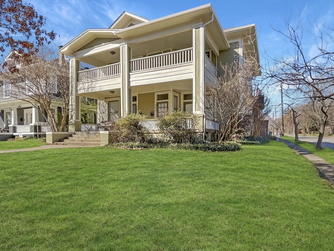 303 S Edgefield Ave, Dallas, TX 75208 House Rental in Dallas, TX