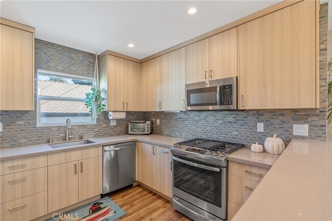 Foto del edificio - 8034 Airlane Ave