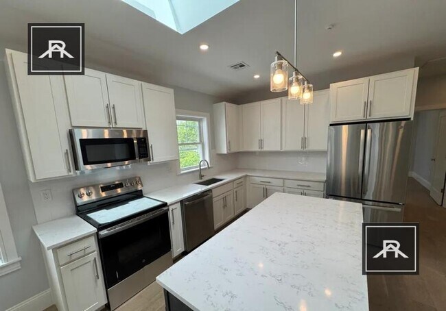 Building Photo - 3 bedroom in Brighton MA 02135