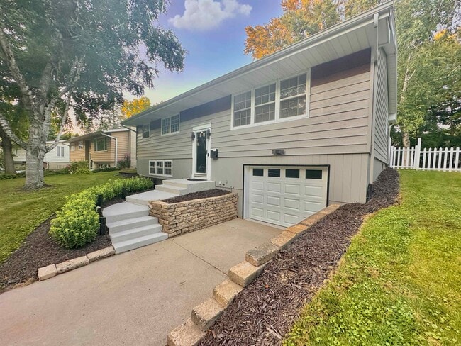Building Photo - 21 N Kenosha Dr