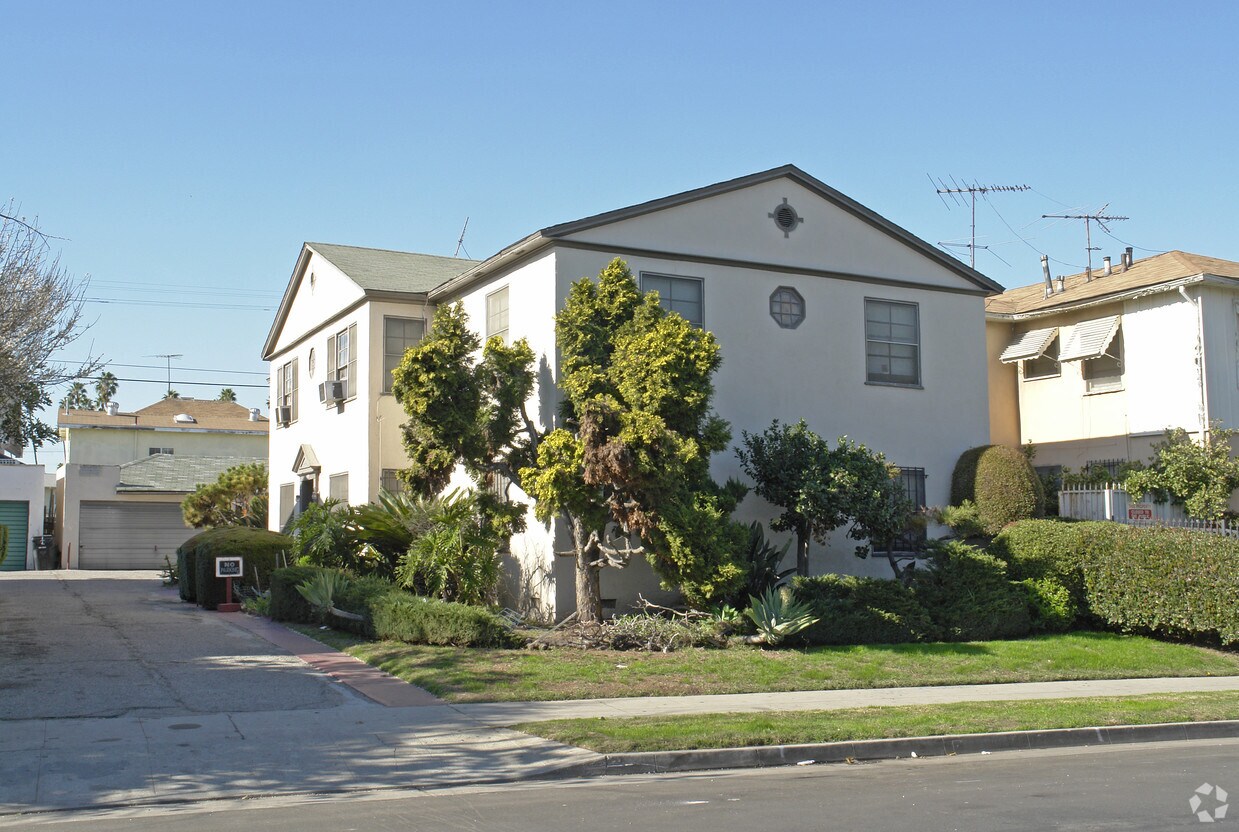 Foto principal - 1449 S Bronson Ave