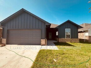 Building Photo - 8305 NW 163rd Ter