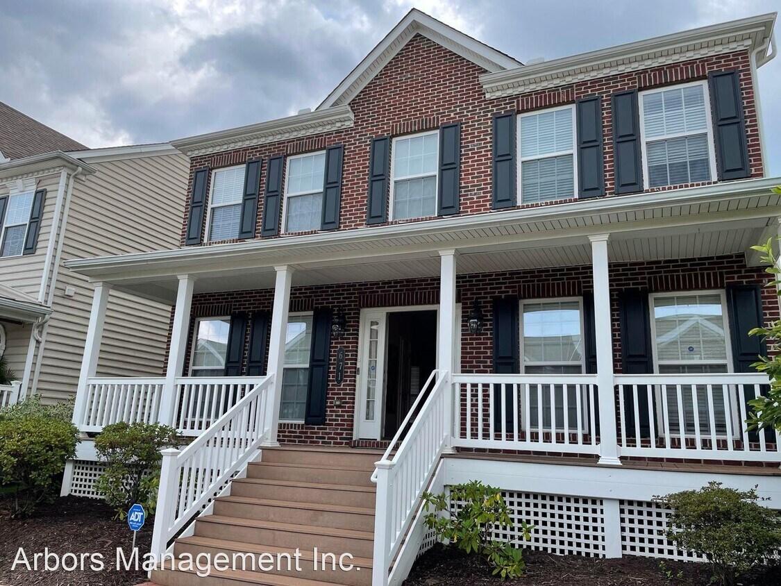 Primary Photo - 3 br, 2.5 bath House - 671 Arbor Ct.