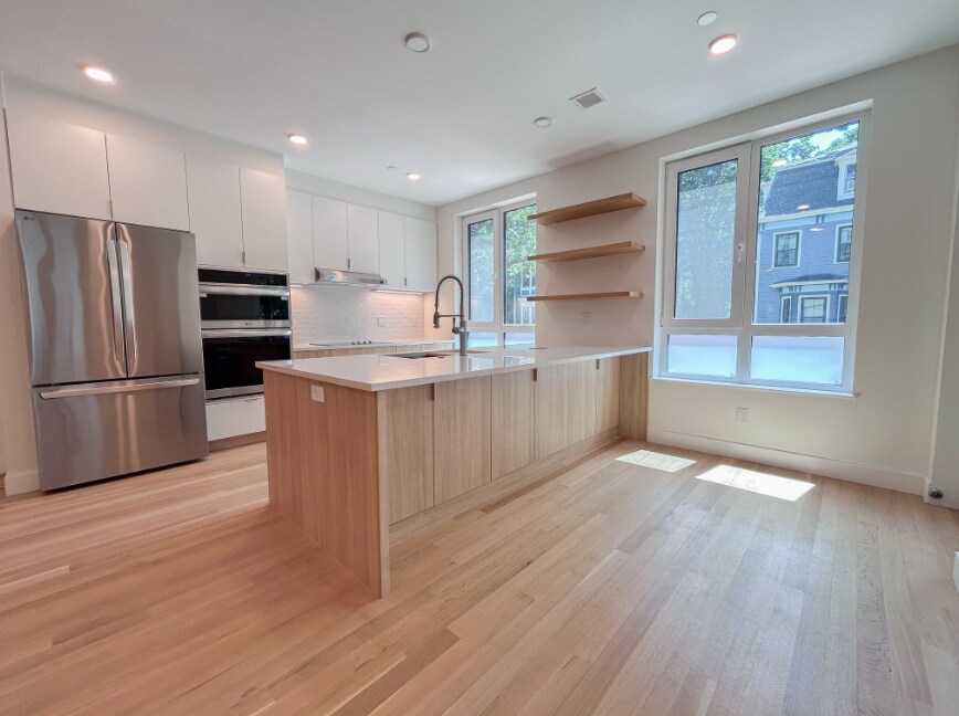 Foto principal - 213 Harvard St