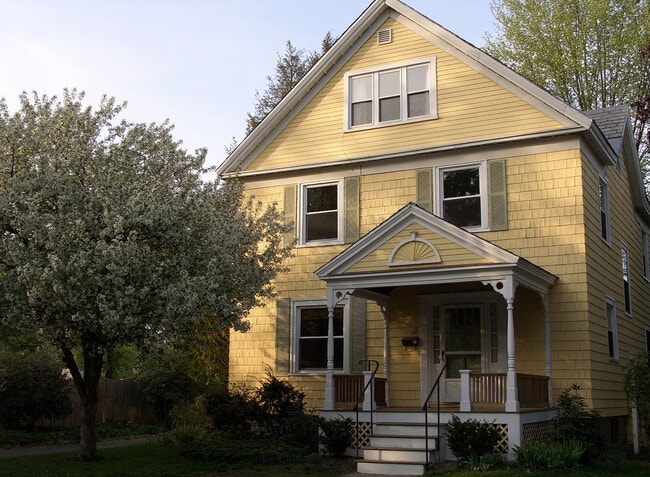 Building Photo - 12 Fruit St