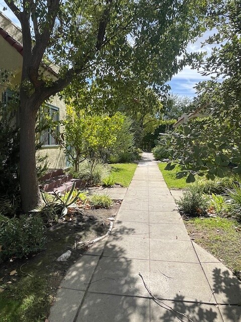 Pasarela - Whitefield Bungalow