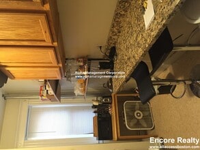 Building Photo - 17-19 Washington St. Unit 309