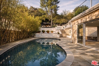 Building Photo - 2633 N Commonwealth Ave