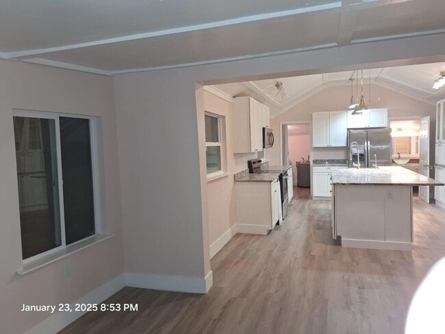 Building Photo - 6505 Oelsner St