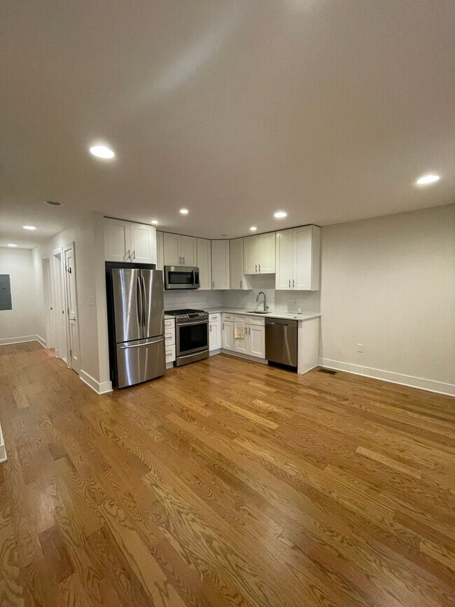 Building Photo - Lovely 2BR Condo in Trinidad Community in ...