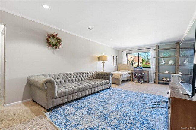 Building Photo - 344 Central Park Ave