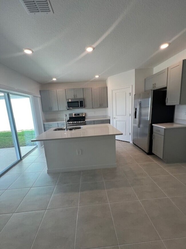 Building Photo - Charming NEW BUILD  4BR House in Leesburg ...
