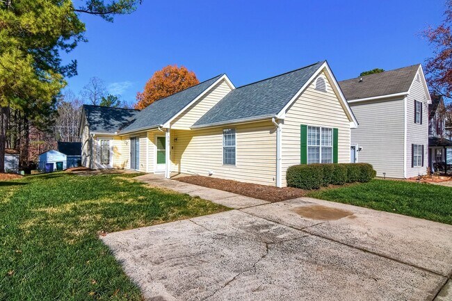 Foto del edificio - Two Bedroom Home In Durham
