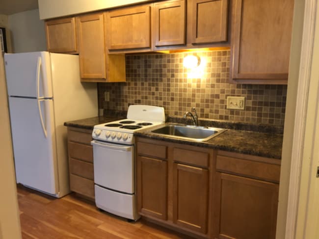 Building Photo - 429 E Broadway St