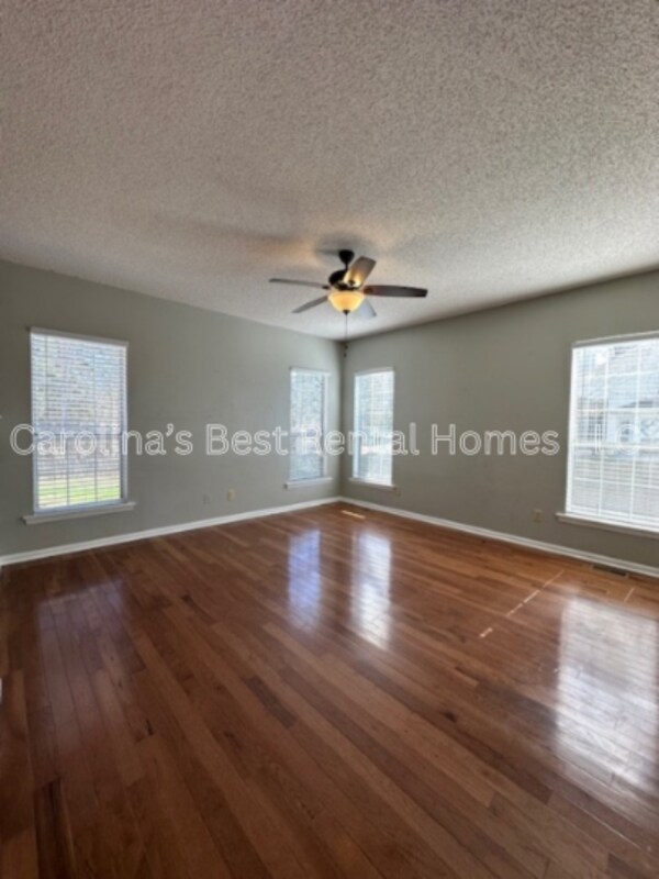 Foto del edificio - 108 Glen Eagle Cir