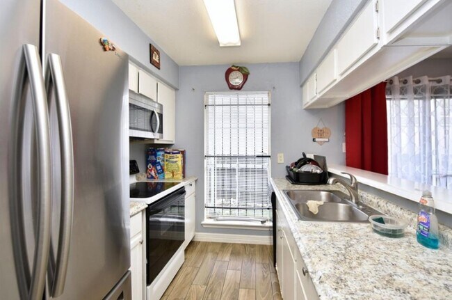 Foto del edificio - 6200 W Tidwell Rd