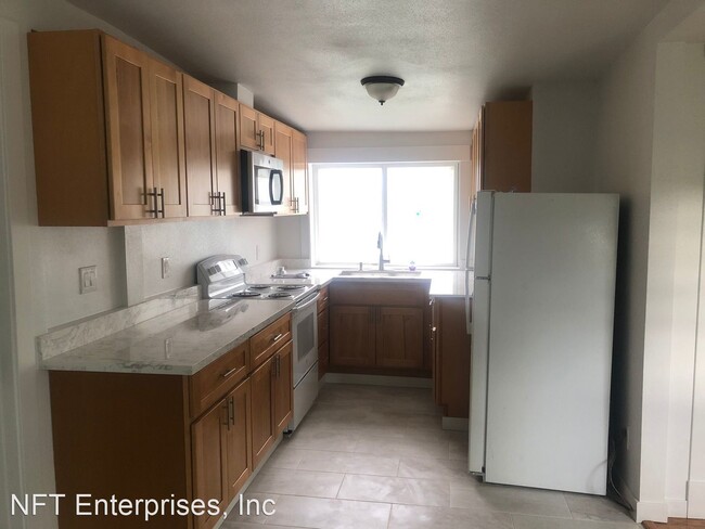 Foto del edificio - 12340 Sand Point Way NE