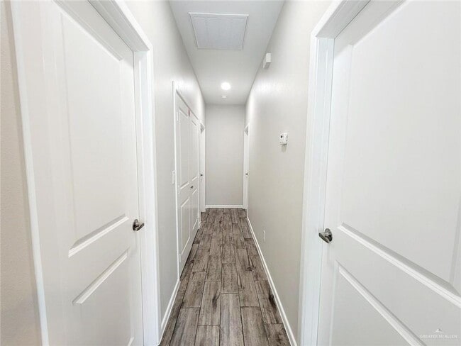 Building Photo - 8 E St