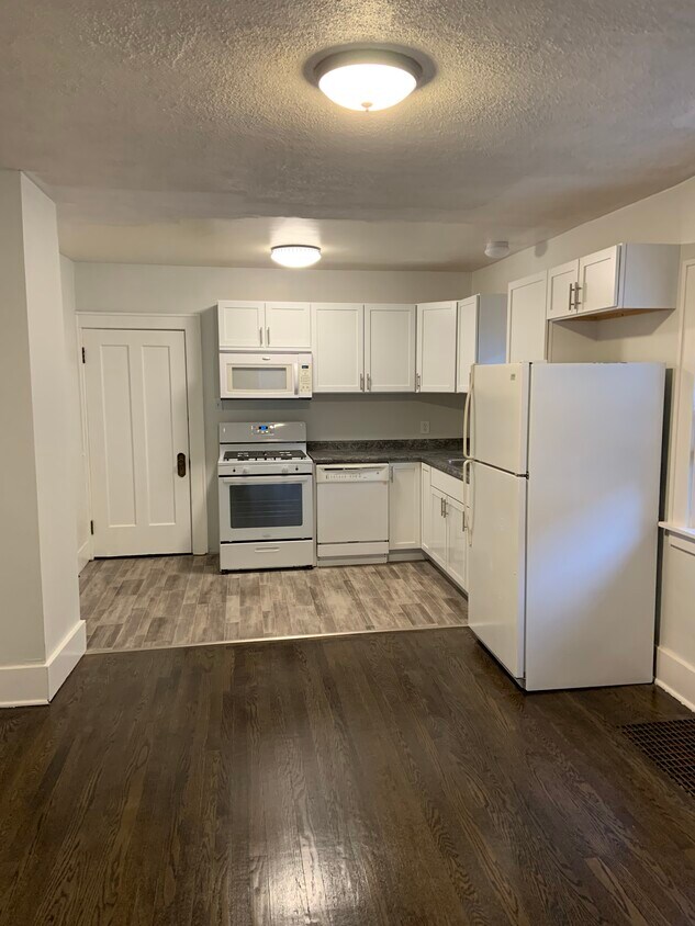 Foto principal - 1329 Blaine Ave
