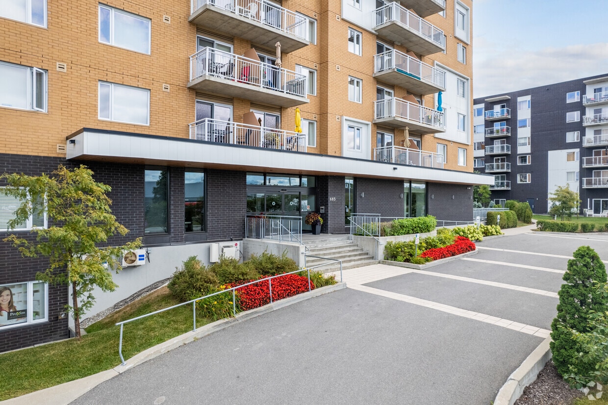 Vilia StJérôme Apartments 685 Mgr. Dubois Rue SaintJerome, QC