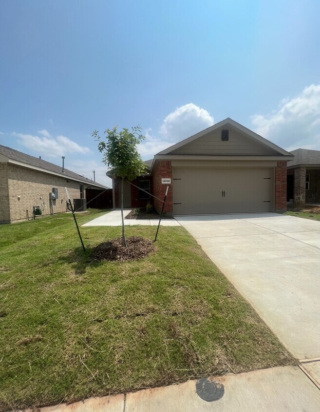 Photo - 14036 Gaskin St (Pilot Point, TX)