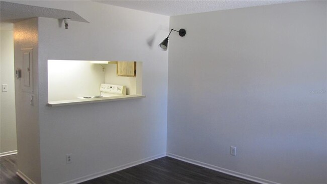 Building Photo - 7238 E Bank Dr