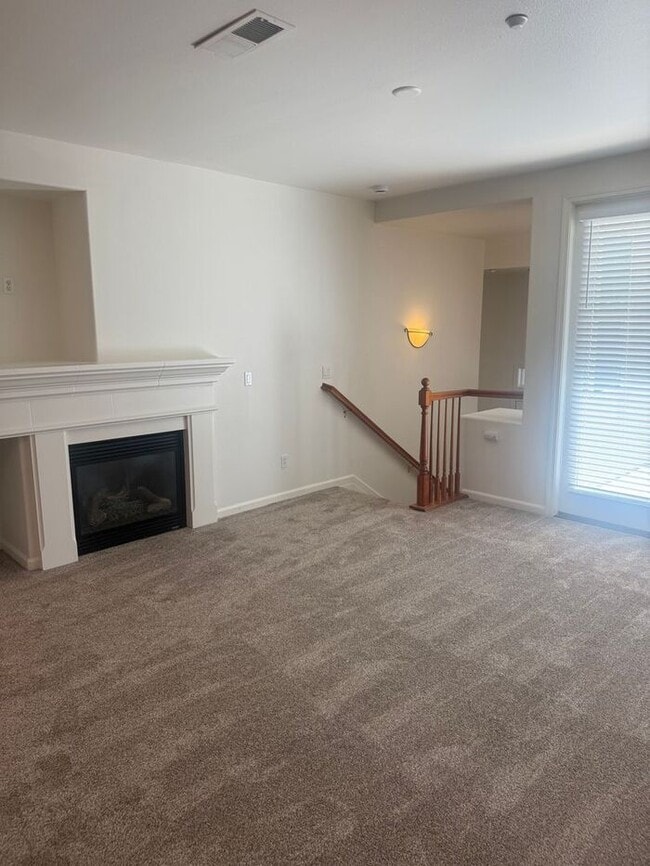 Foto del edificio - Stunning 2-bedroom, 2-bathroom townhouse