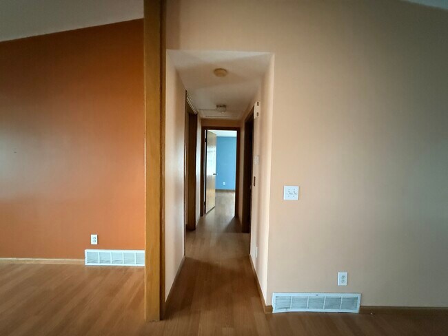 Foto del edificio - 303 W Pieronnet St