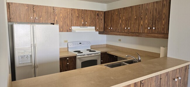 Building Photo - 1717 Mott-Smith Dr