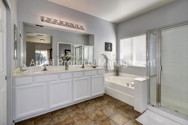 Building Photo - 8419 Zinnia Way