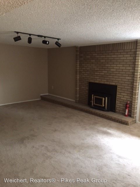 Foto del edificio - 2155-2157 Broadmoor Rd Cir