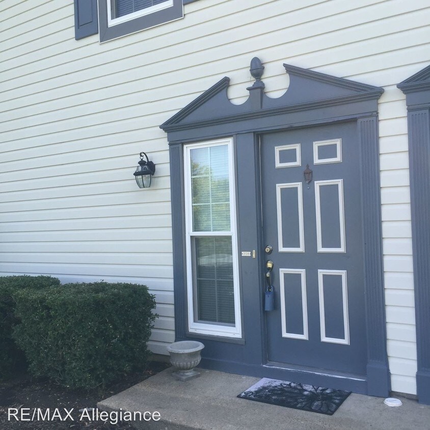 Primary Photo - 208 Henwick Ct
