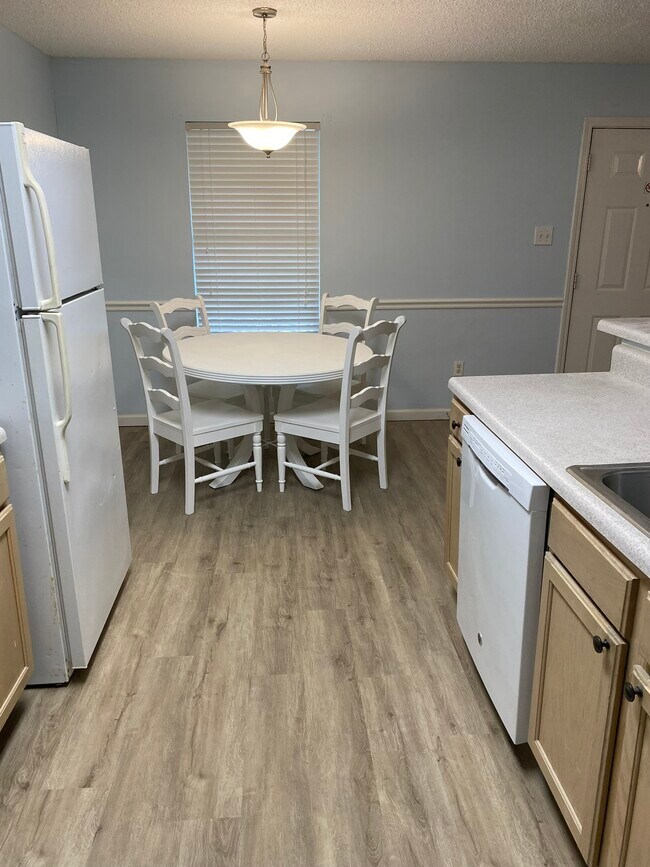 Building Photo - 5080 Gautier Vancleave Rd