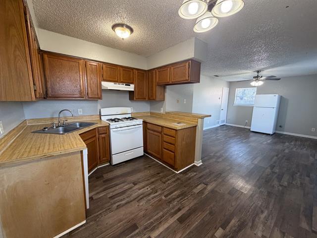 Foto del edificio - 604 Walter Stephenson Rd