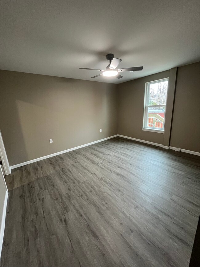 Master suite - 1210 W Turner St