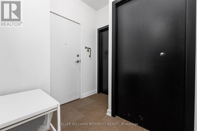 Building Photo - 1308-1308 Thames St