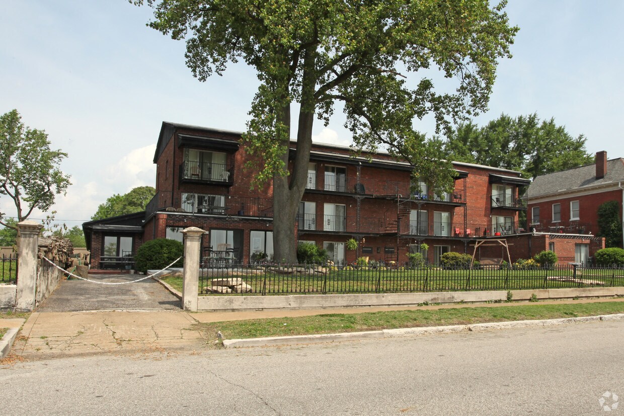 212 Riverside Dr, Jeffersonville, IN 47130 Apartments in