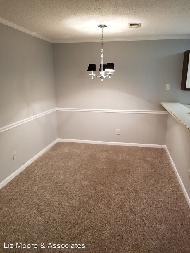 Building Photo - 2 br, 1.5 bath House - 109 Stratford Drive...