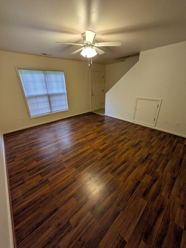 Foto del edificio - 2BD/2.5BA Unit at Water Oaks in Hickory!