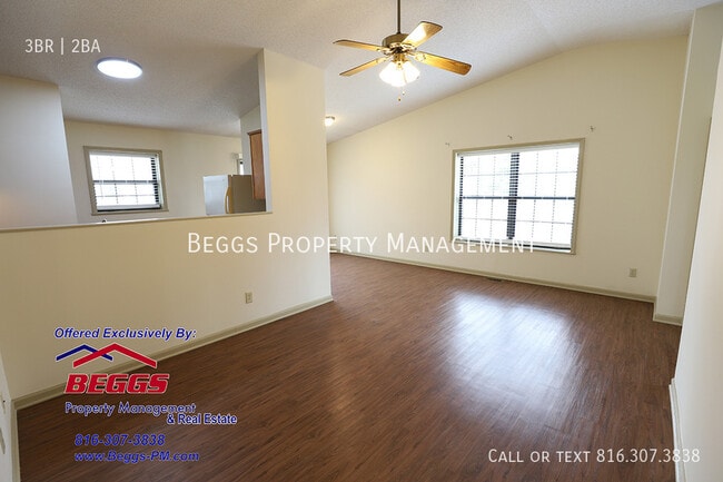 Building Photo - 300 S Terrace Ave