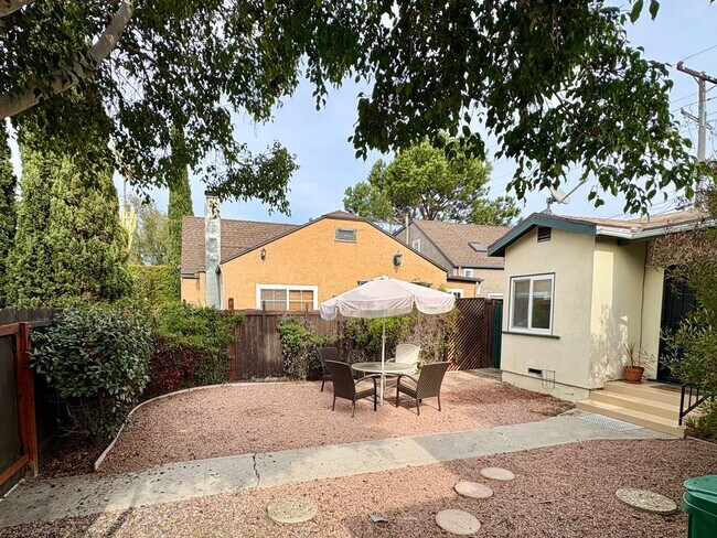 Foto del edificio - 4443 Bancroft-A