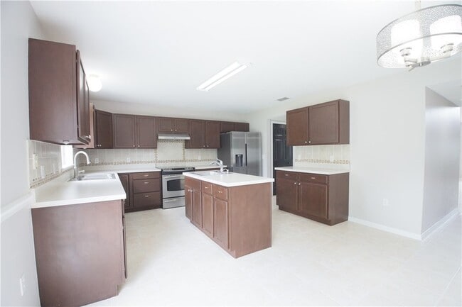 Building Photo - 203 Stony Point Dr