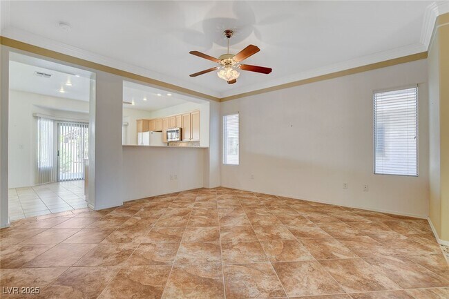 Foto del edificio - 576 Carmel Mesa Dr