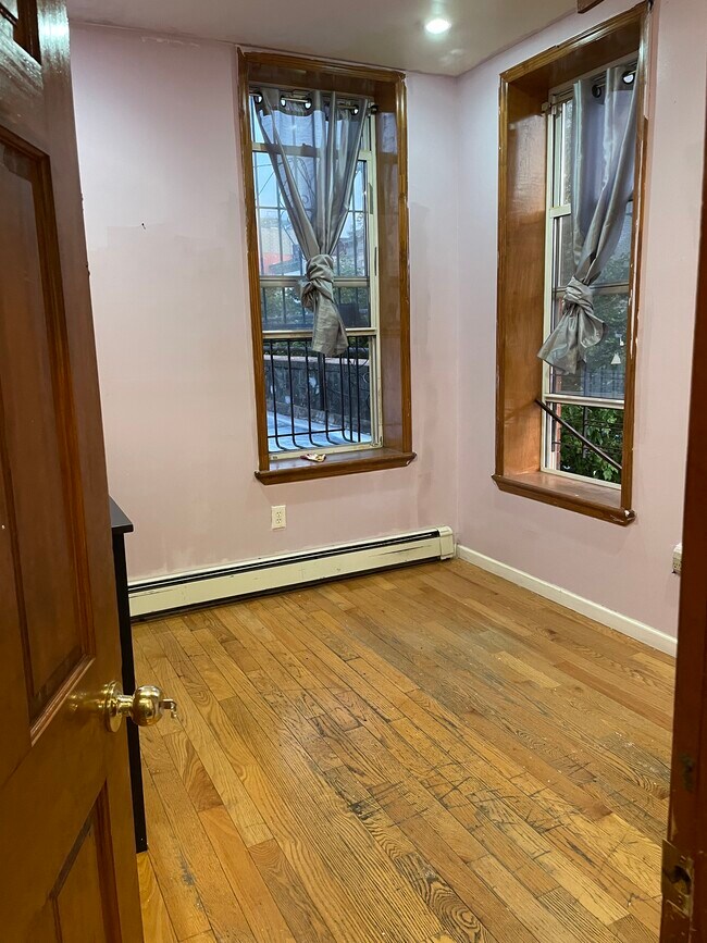 Building Photo - 5223 4th Ave