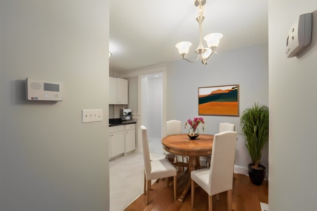 Foto del edificio - 1008 Lamont St NW