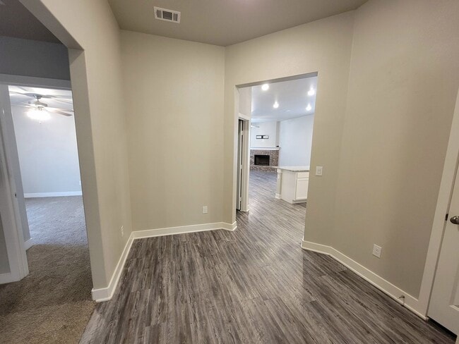 Building Photo - Upland Crossing - 3/2/2