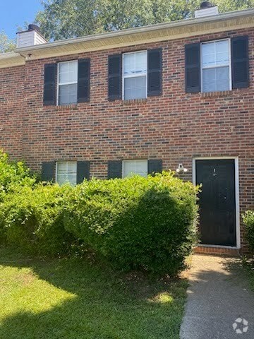 Building Photo - 915 Joseph club dr